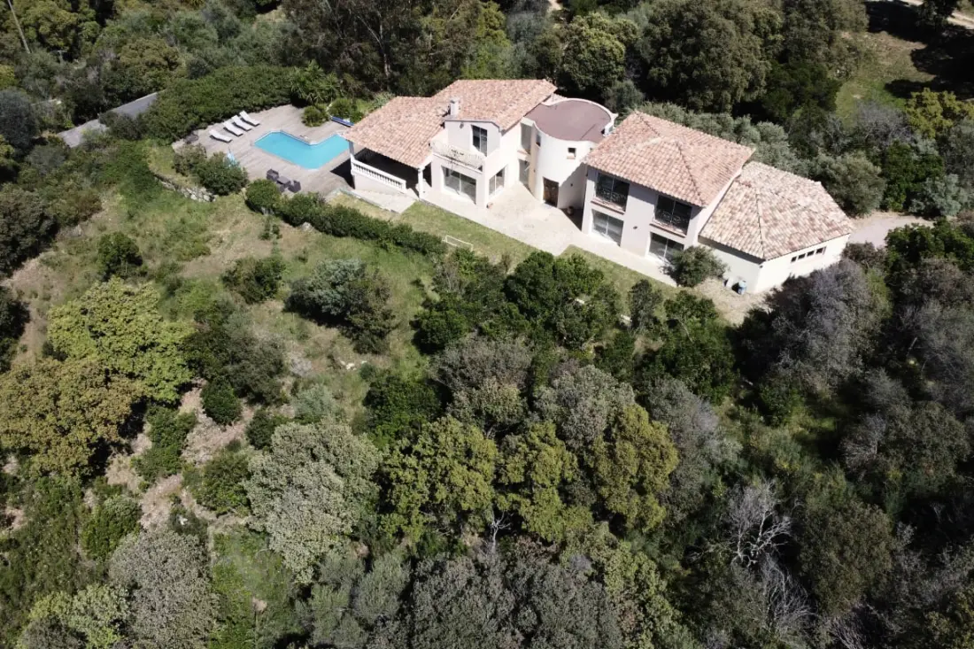 Gyönyörű Villa úszómedence Porticcio