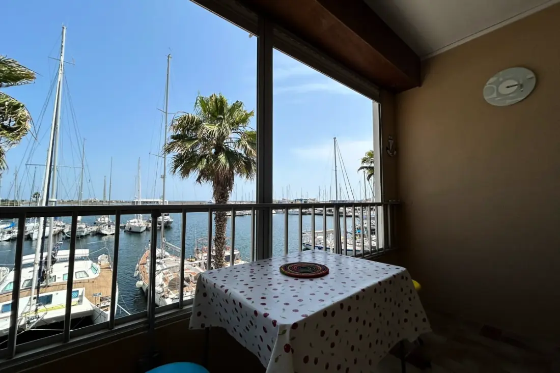 Charming Studio with Sea View, Gruissan