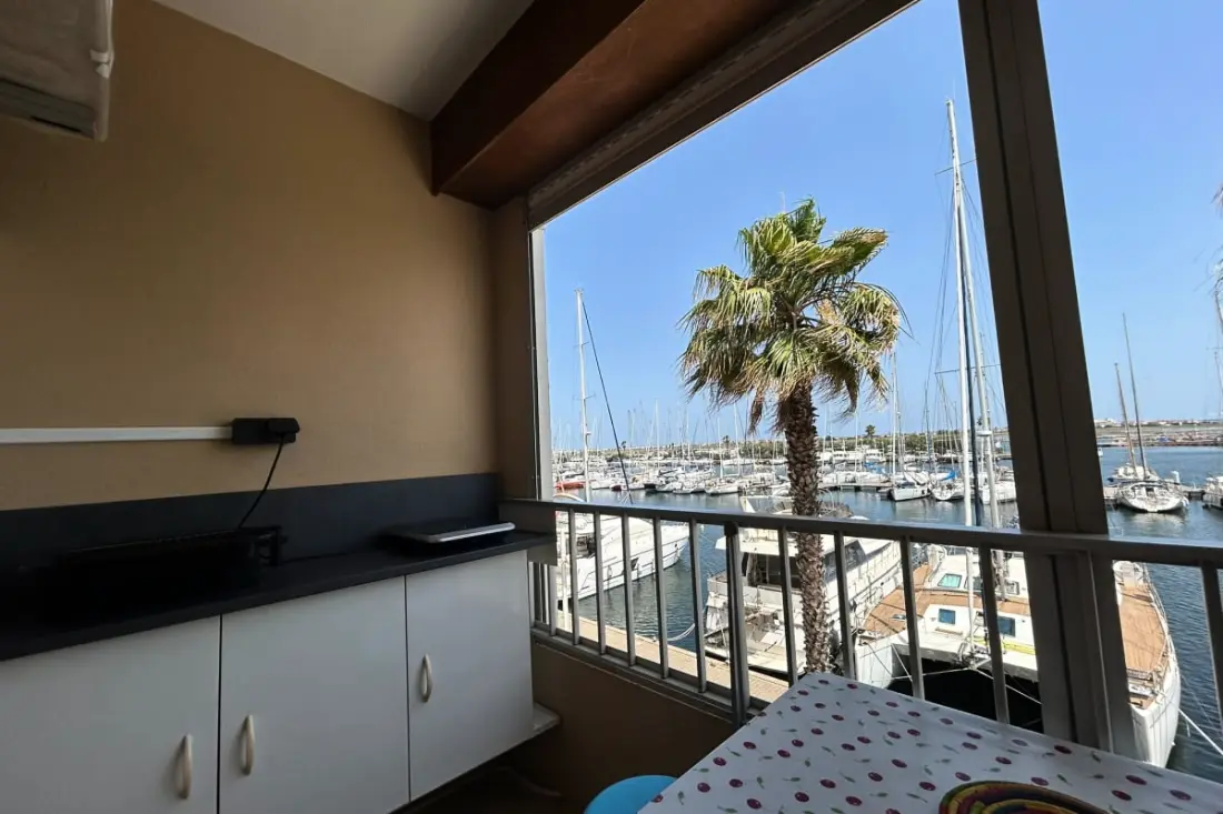 Charming Studio with Sea View, Gruissan
