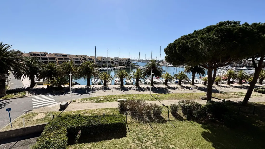 Hublots Du Port Residence