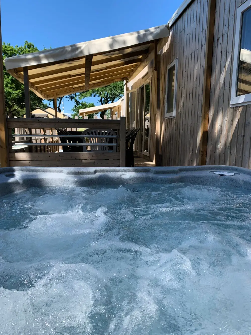 Camping L'Étang du Pays Blanc 4 Estrellas★★★★