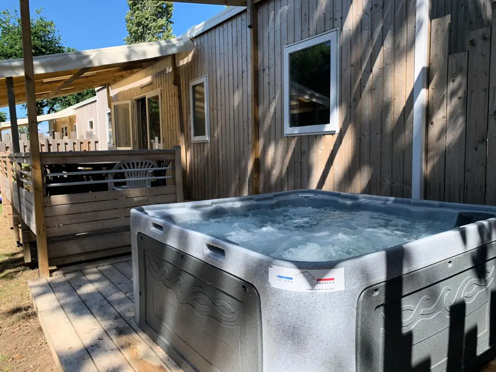 Camping L'Étang du Pays Blanc 4 Estrellas★★★★