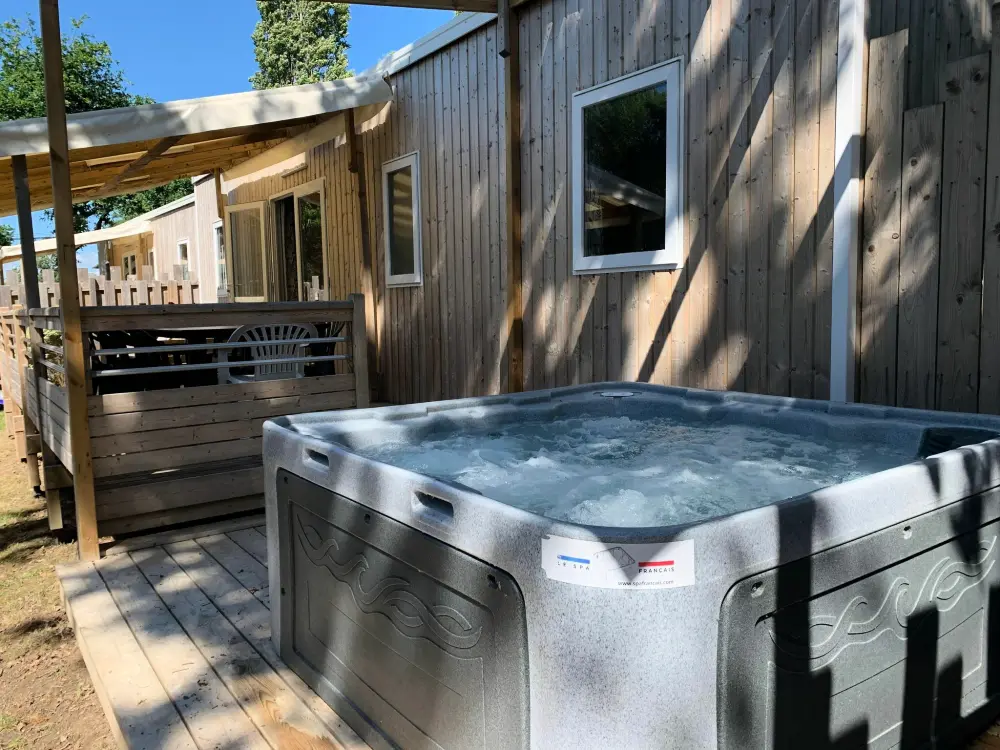 Camping L'Étang du Pays Blanc 4 Estrellas★★★★