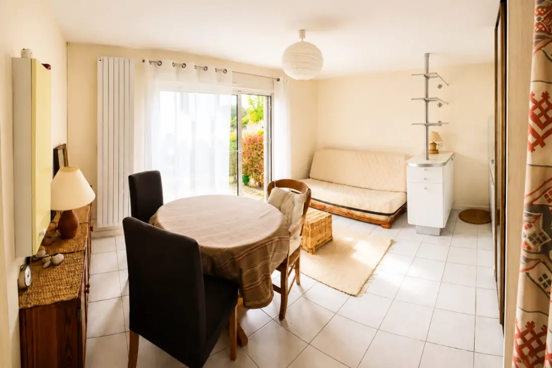 Studio Avec Terrasse, Piscine Et Parking