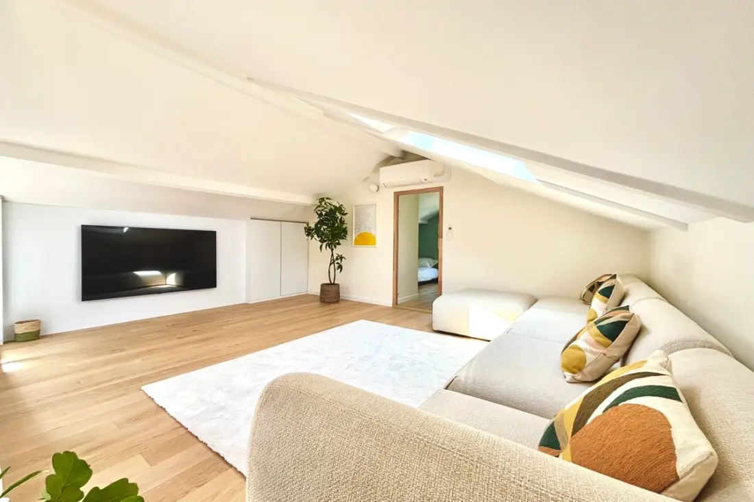 Rezidencia Villa Luxurious With Swimming Pool