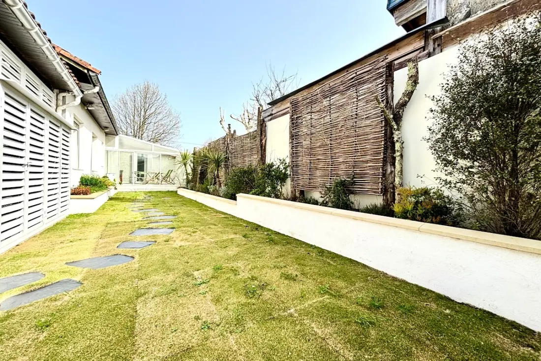 Rezidencia Villa Luxurious With Swimming Pool