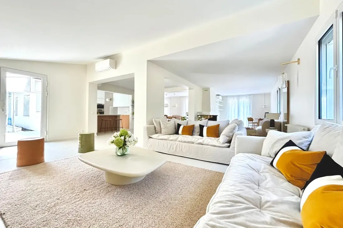 Rezidencia Villa Luxurious With Swimming Pool