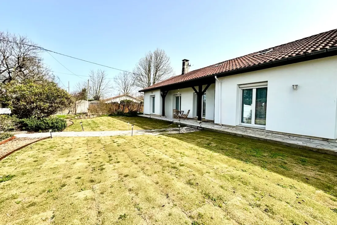 Rezidencia Villa Luxurious With Swimming Pool