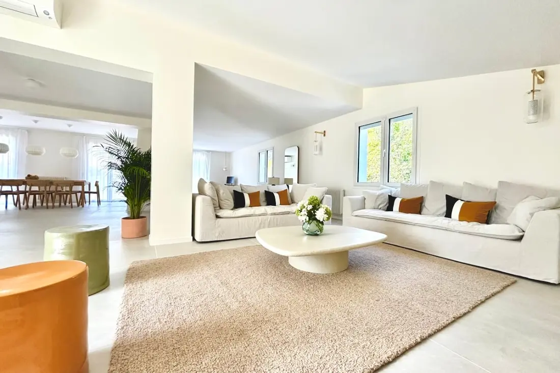 Rezidencia Villa Luxurious With Swimming Pool