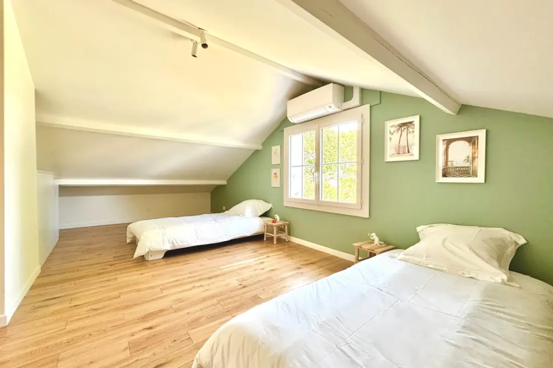 Rezidencia Villa Luxurious With Swimming Pool