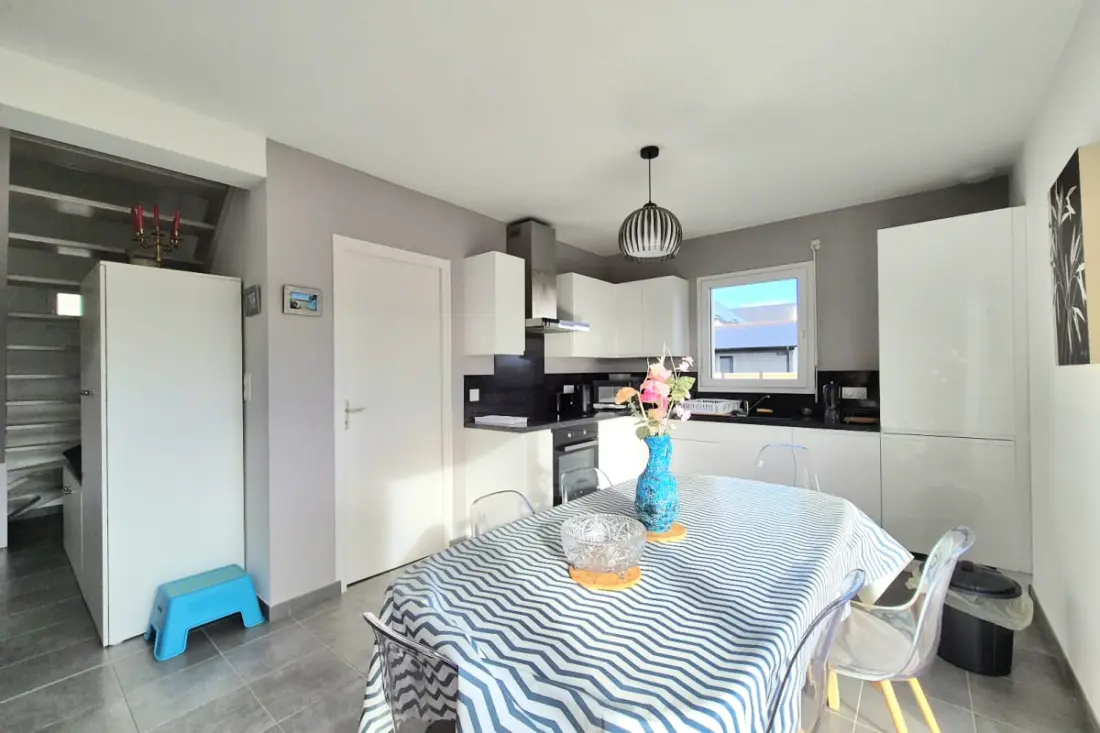 Luminous House in Hirel Near Beach és tevékenységek