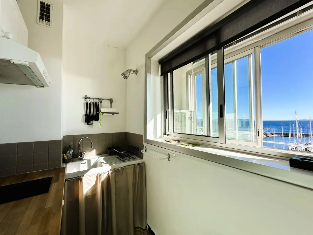 Amiraute Residence