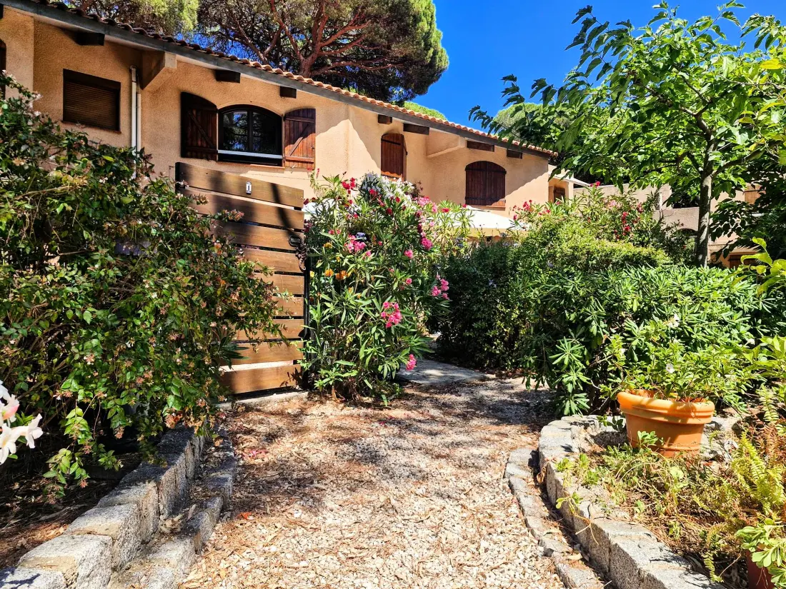 Le Jean Residence von Gittern