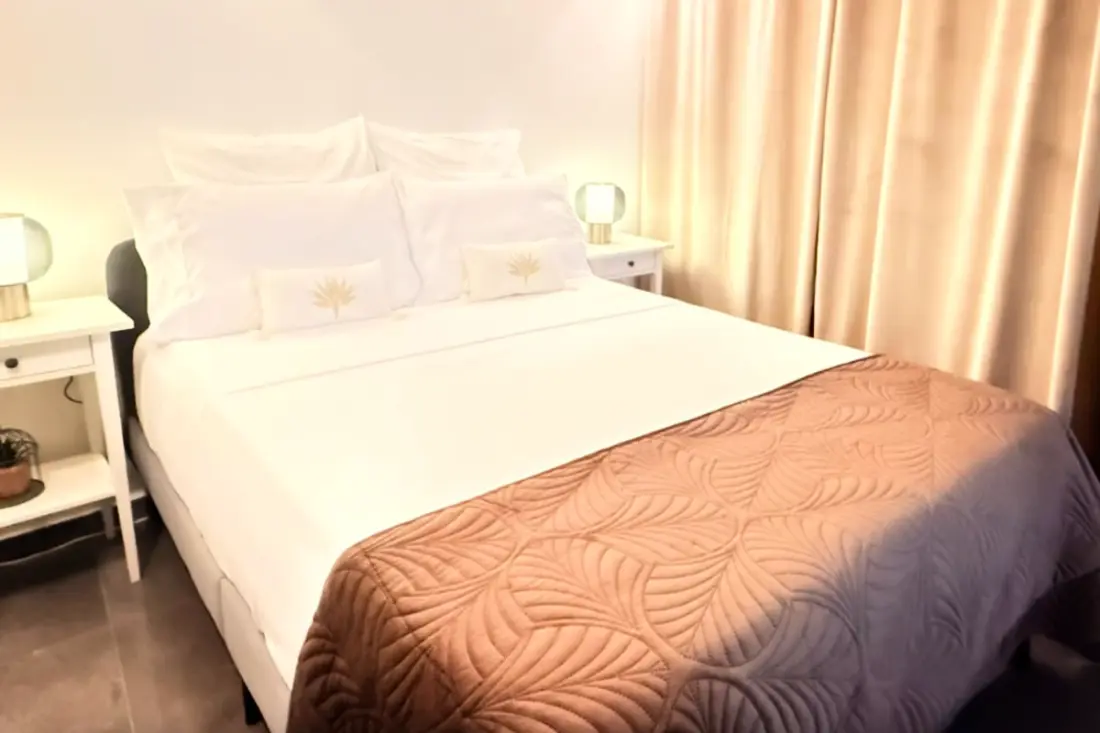 Pleasant Apartment Au Coeur Du Vieux Hyères