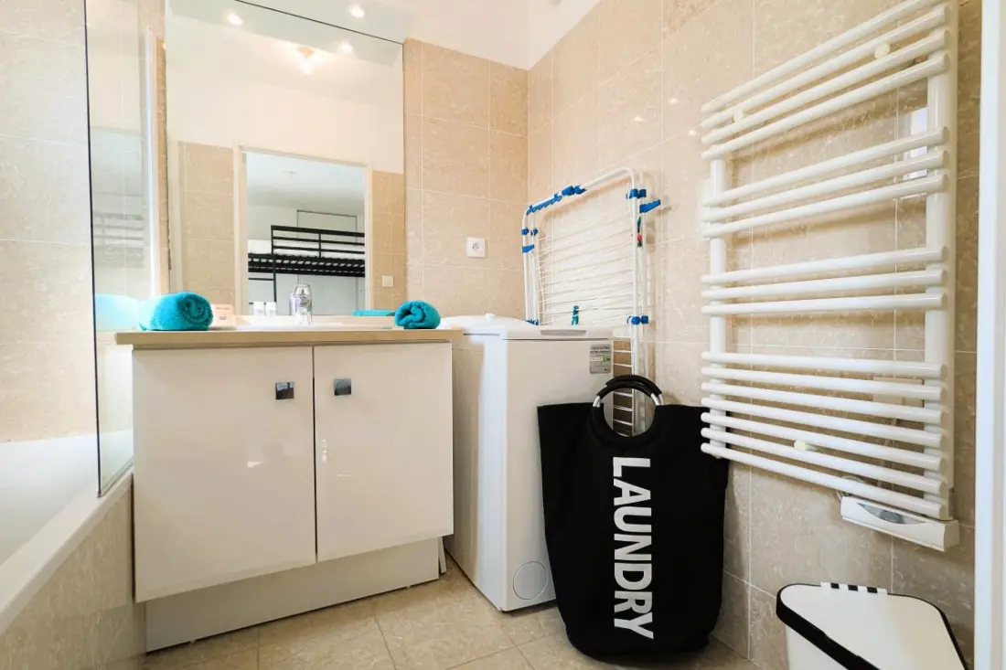 Apartman 70m2 úszási medencével 2 lépés a kikötőből