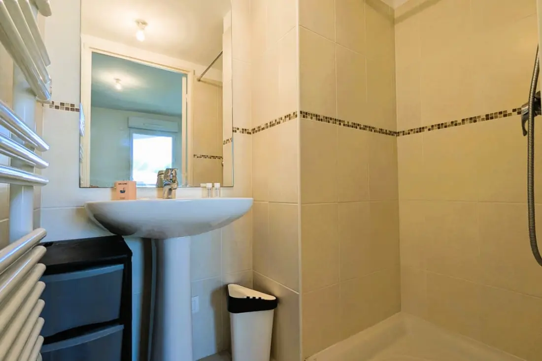 Apartman 70m2 úszási medencével 2 lépés a kikötőből