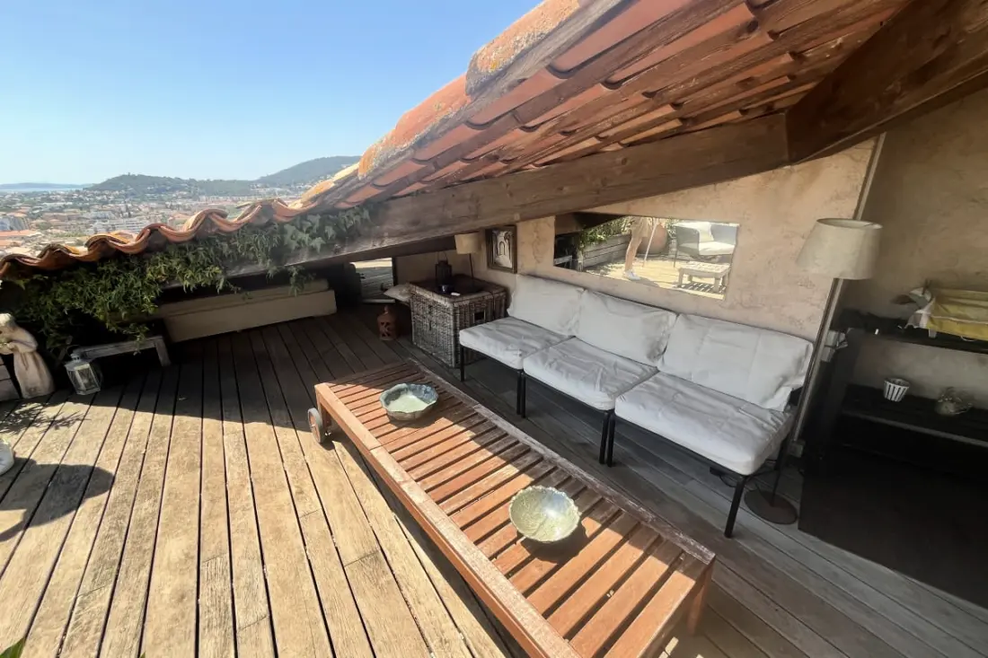 Duplex Lumineux Avec Superbe Vue Et Terrasse