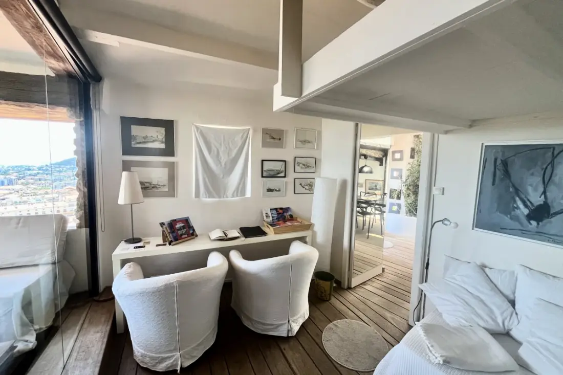 Duplex Lumineux Avec Superbe Vue Et Terrasse