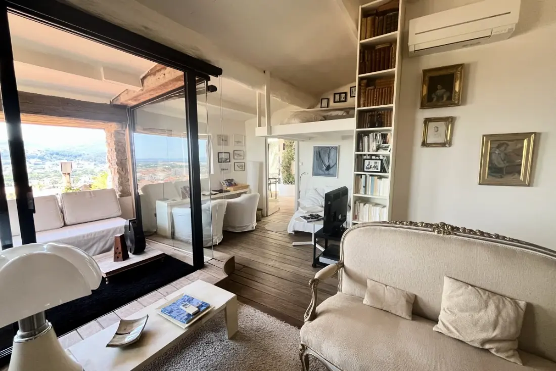 Duplex Lumineux Avec Superbe Vue Et Terrasse
