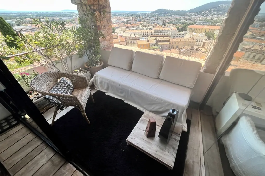 Duplex Lumineux Avec Superbe Vue Et Terrasse