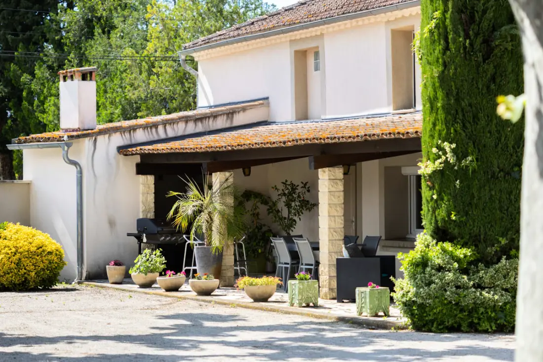 Lou Cigalon • Mas Provençal medencével