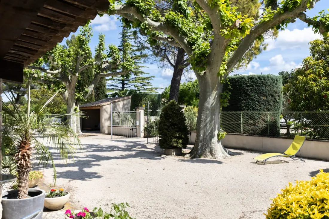 Lou Cigalon • Mas Provençal medencével