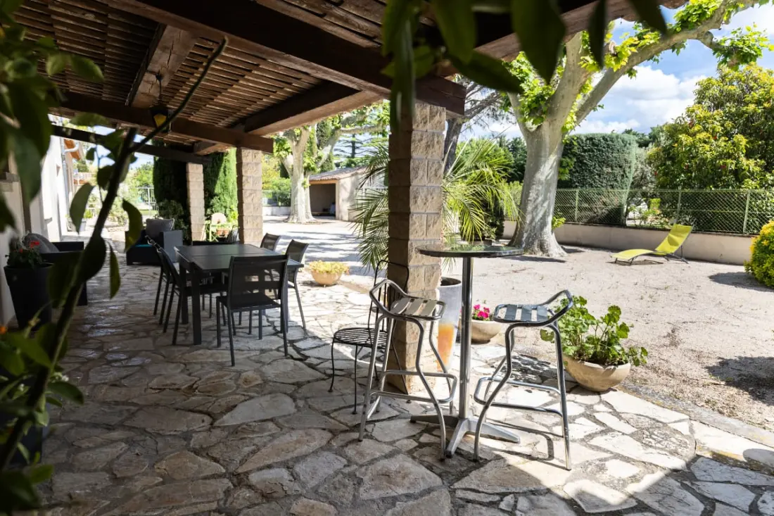 Lou Cigalon • Mas Provençal medencével