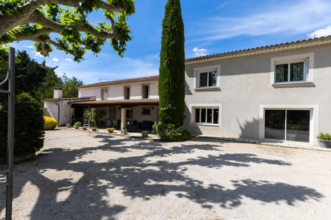 Lou Cigalon • Mas Provençal medencével