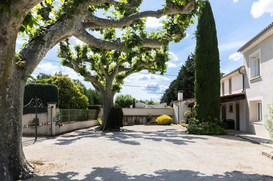 Lou Cigalon • Mas Provençal medencével