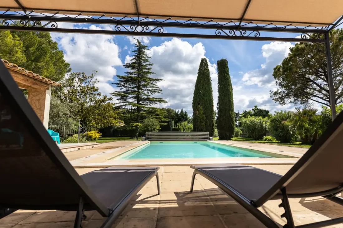 Lou Cigalon • Mas Provençal medencével
