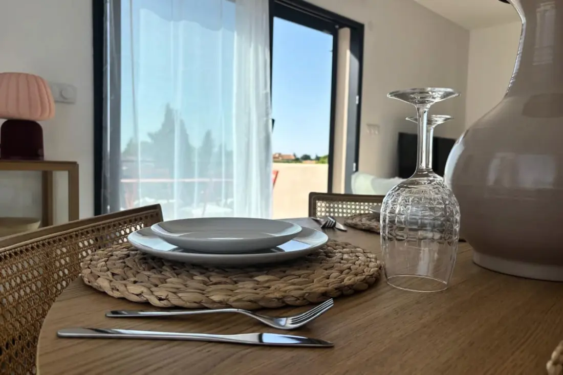Solea - Terrace oldal