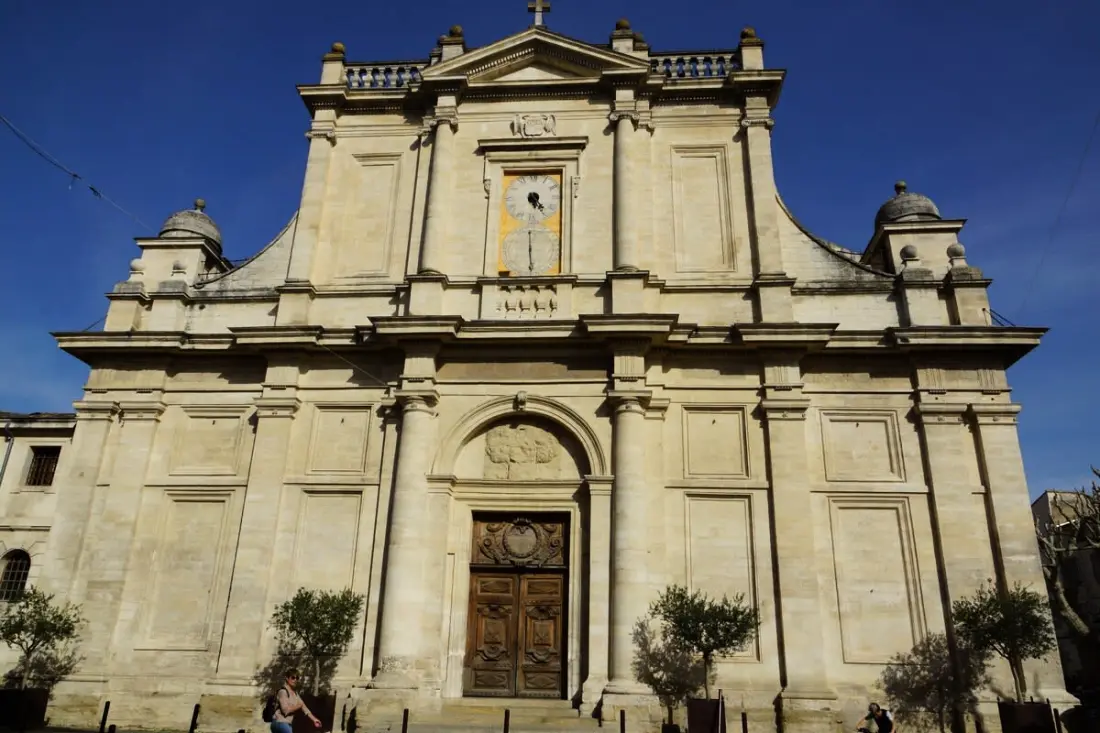A Provence Napja alatt