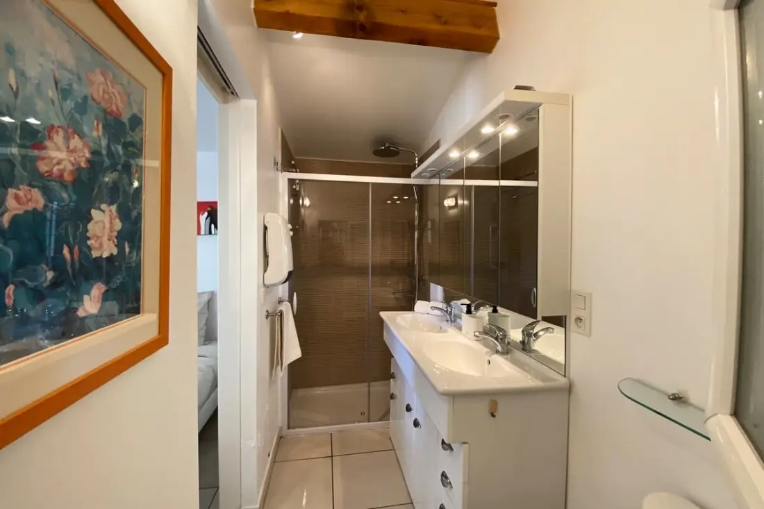 Családi Villa a kerttel és úszómedencével
