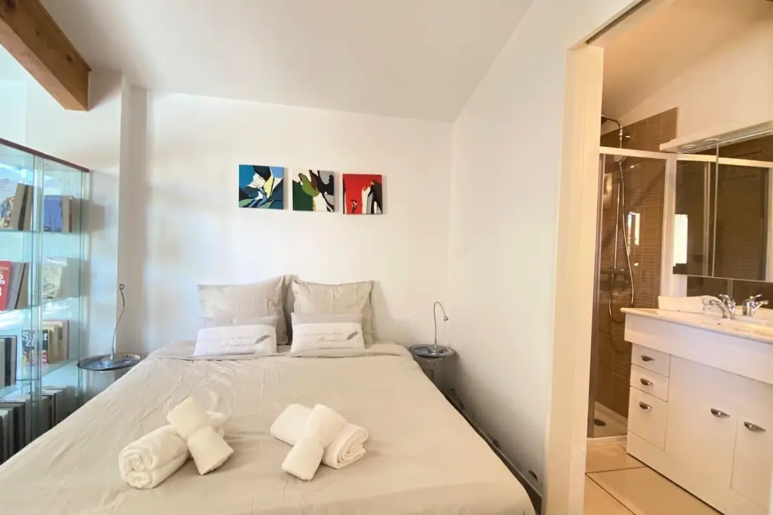Családi Villa a kerttel és úszómedencével