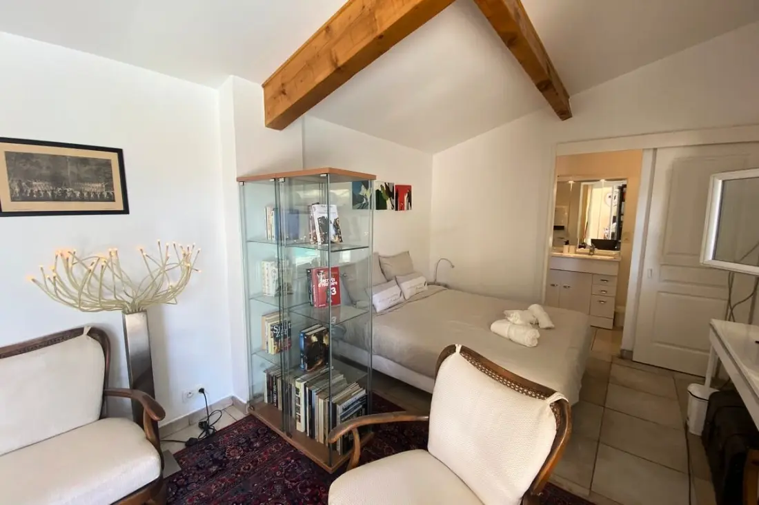 Családi Villa a kerttel és úszómedencével
