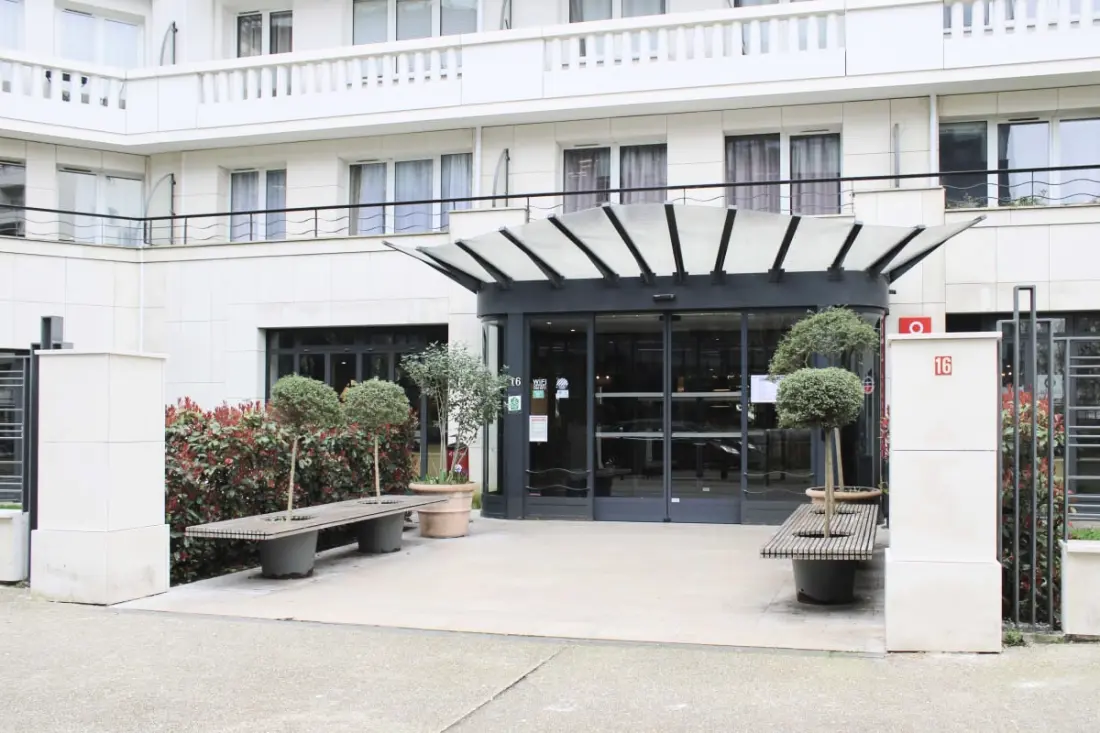 Issy • Studio met parkeerplaats • 3 min. van een tweekamerappartement • 10 min. van de tentoonstelling