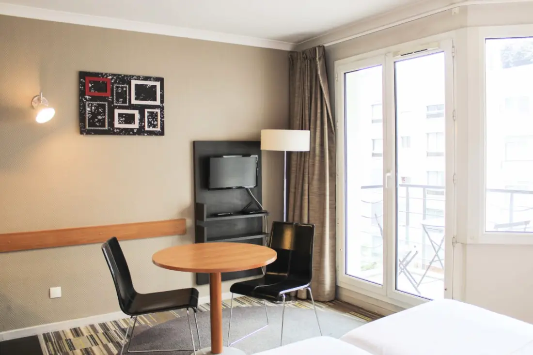 Issy • Studio met parkeerplaats • 3 min. van een tweekamerappartement • 10 min. van de tentoonstelling