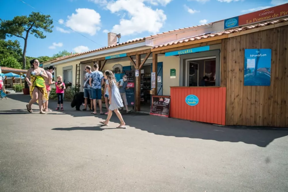 Camping Paradis La Pomme de Pin4 Sterren★★★★