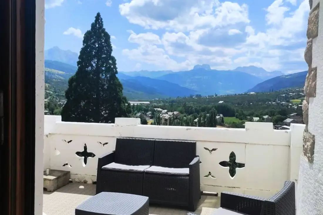 Apartment De Standing Au Château à Jausiers