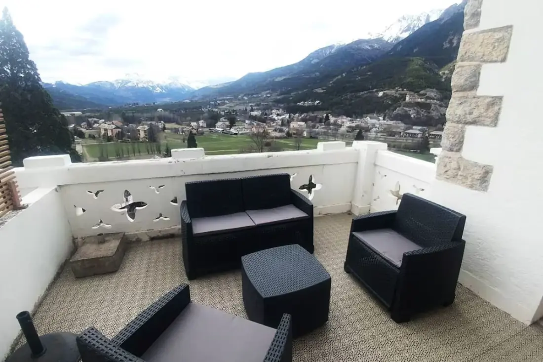 Apartment De Standing Au Château à Jausiers