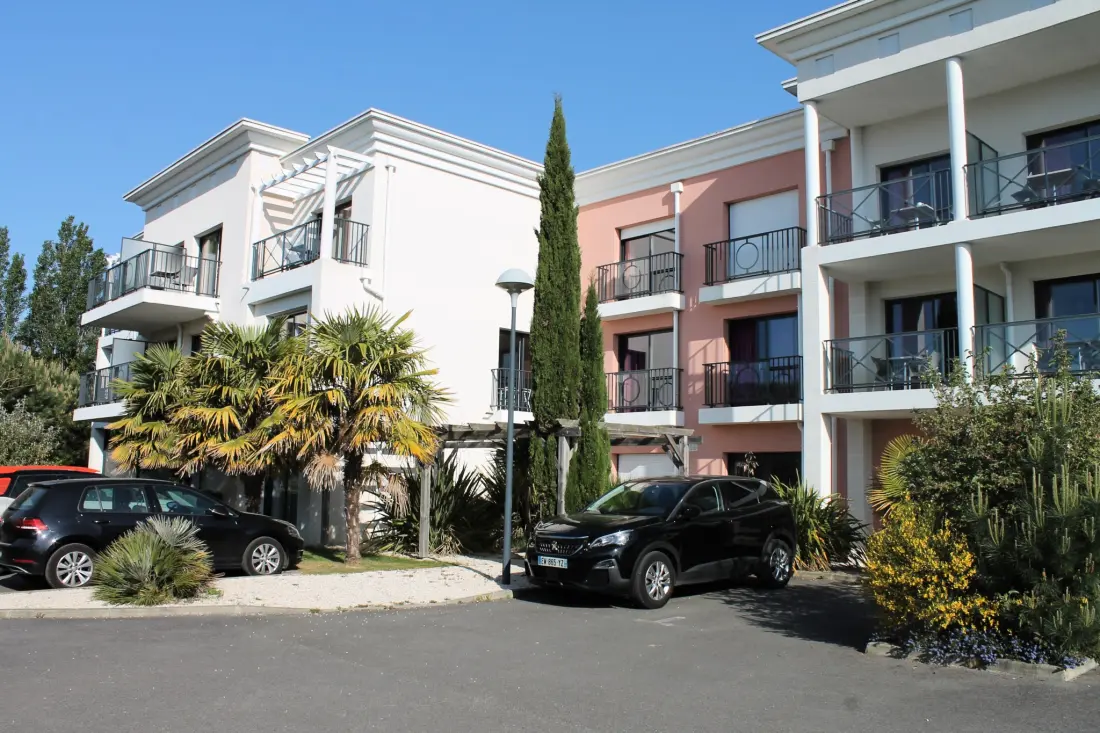 Adonis La Baule 3 Estrellas★★★