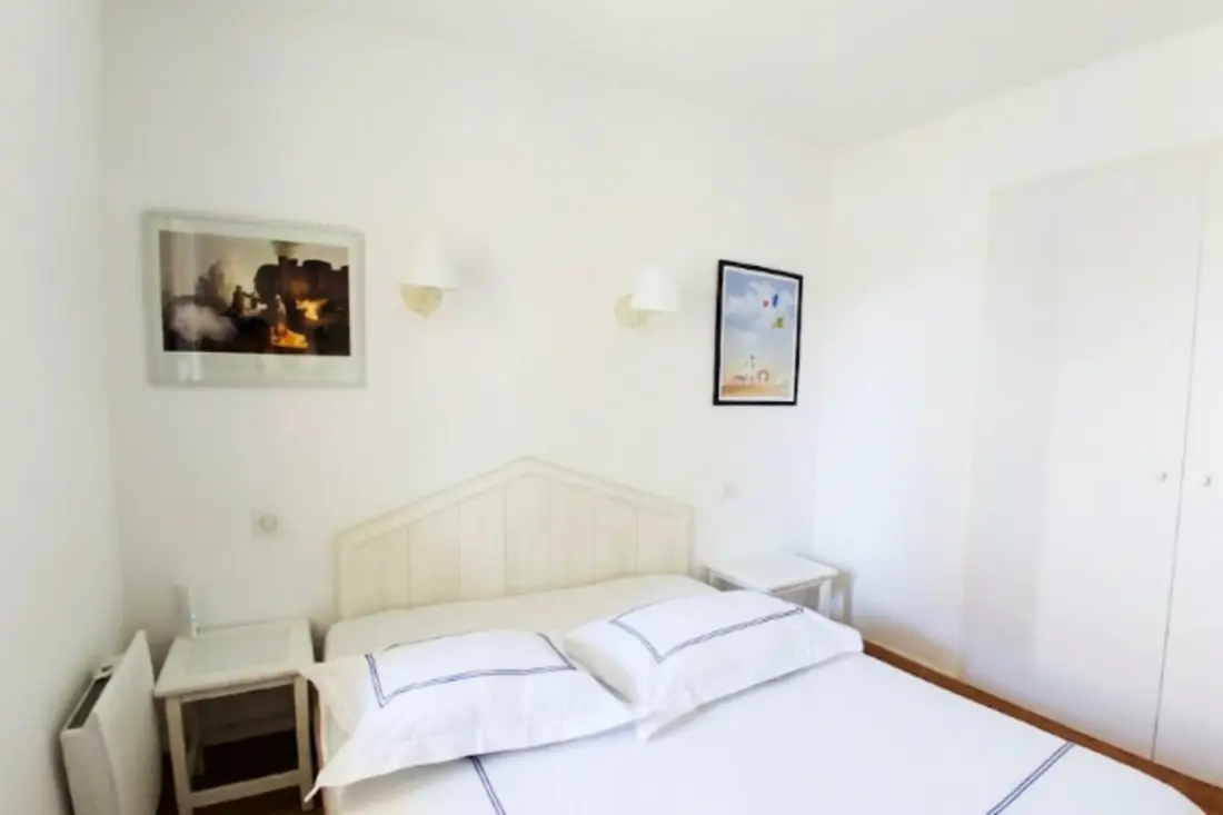 Apartman medencével és kert közelében