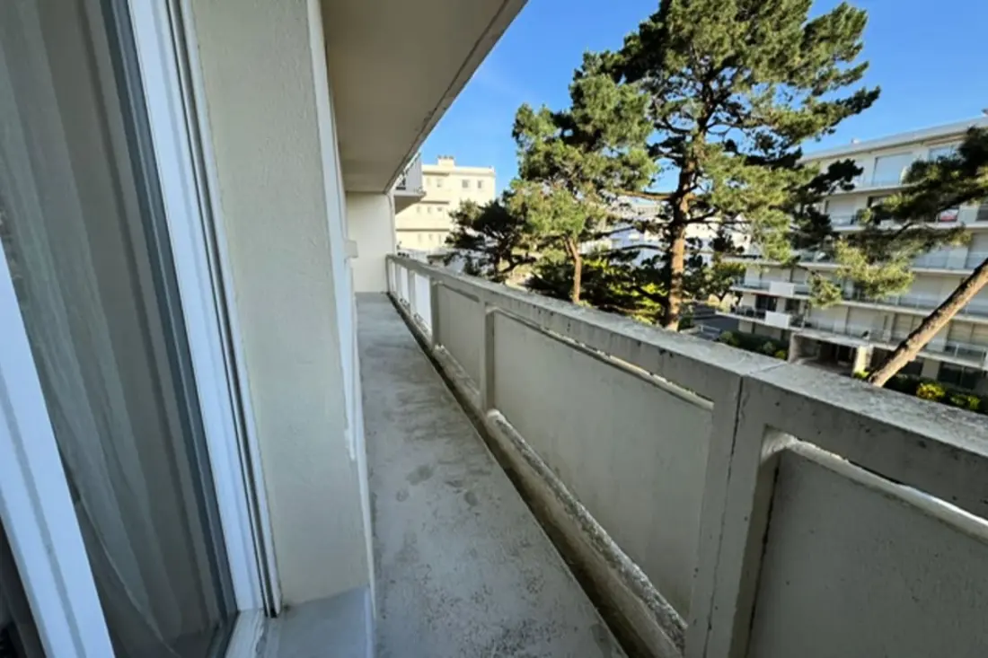 Gyönyörű balkáni apartman és parkoló La Baule-ban