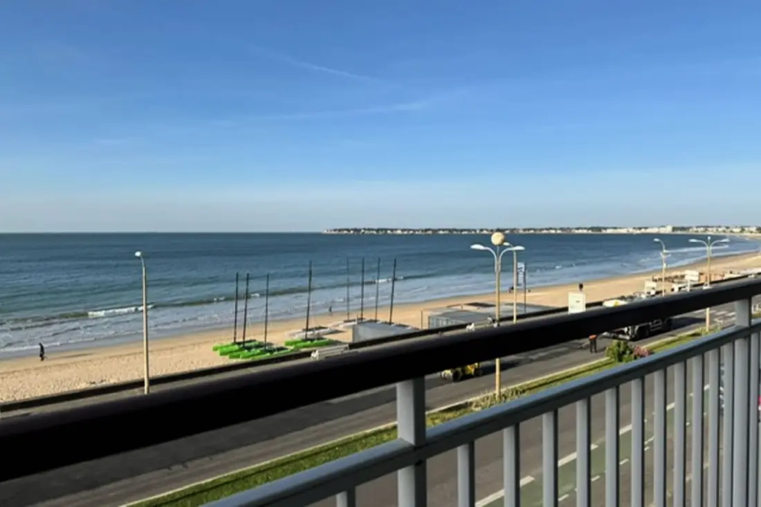 Gyönyörű balkáni apartman és parkoló La Baule-ban
