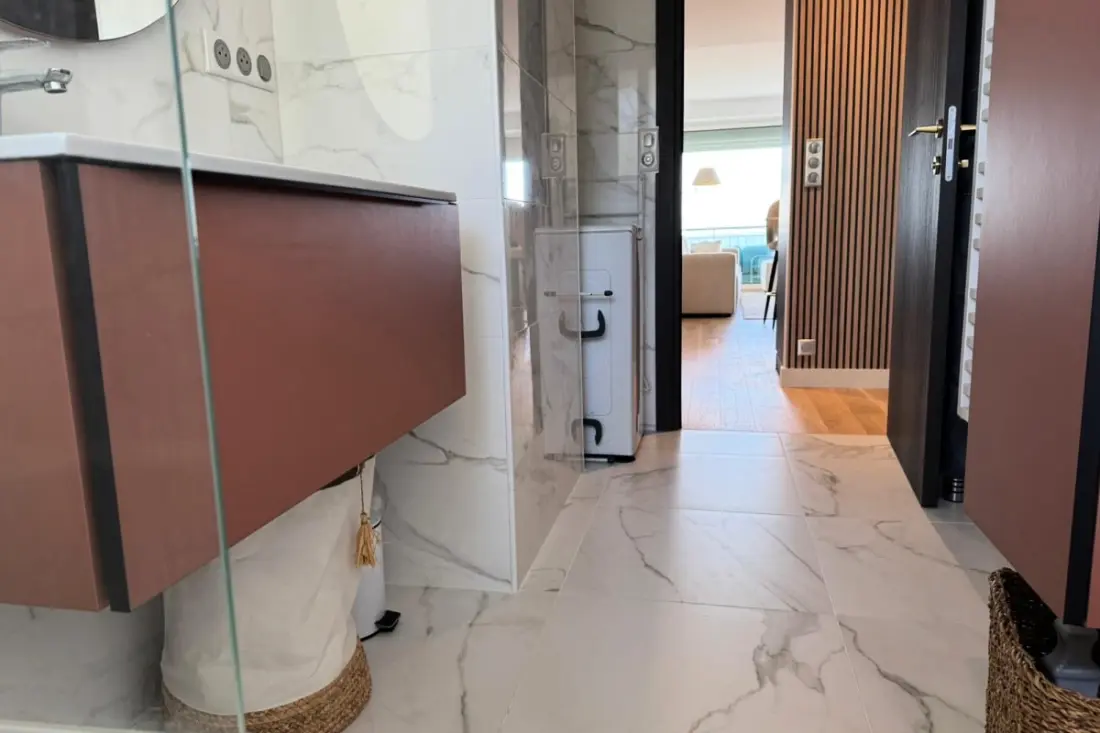 Gyönyörű balkáni apartman és parkoló La Baule-ban