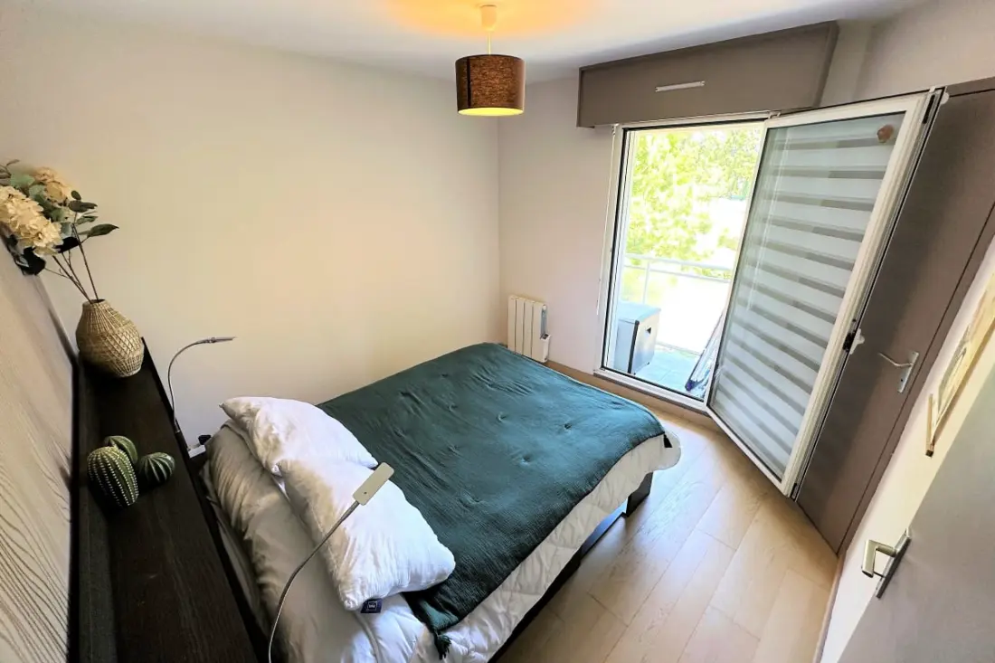 Szupercozy és elegáns a terasz és parkolás mellett