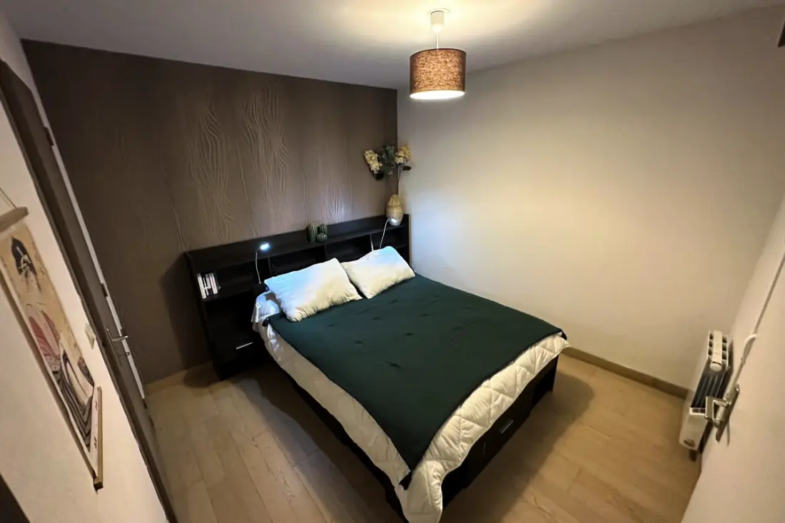 Szupercozy és elegáns a terasz és parkolás mellett