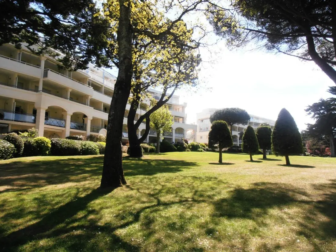 Royal Park Residence
