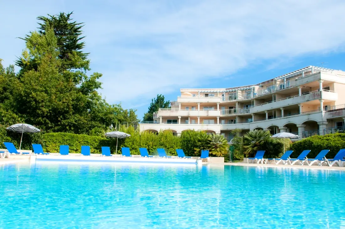 Goelia Royal Park Residence #