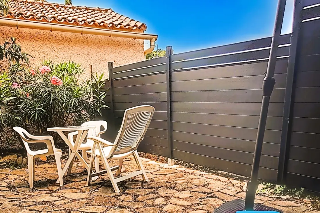 Apartment With Terrace Near De La Mer